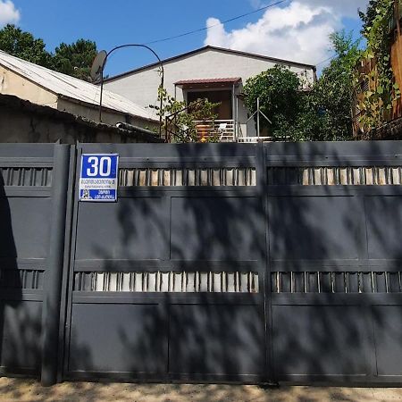 Victoria Guesthouse クタイシ エクステリア 写真