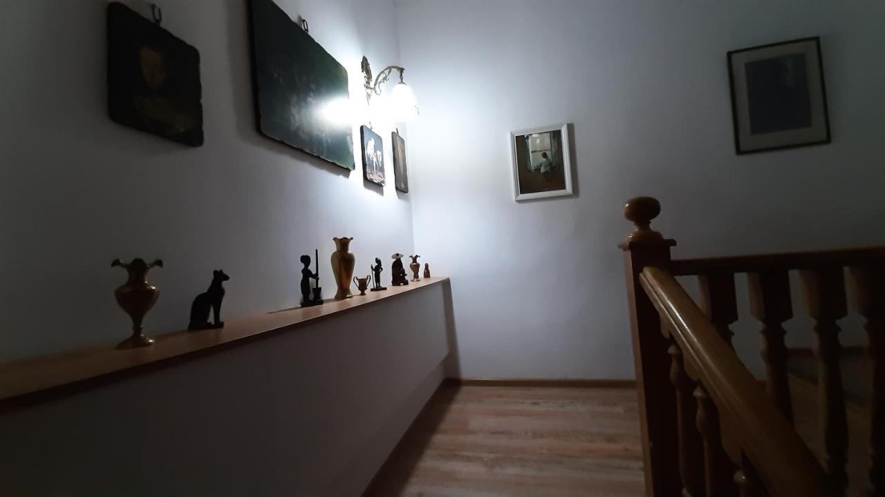 Victoria Guesthouse クタイシ エクステリア 写真