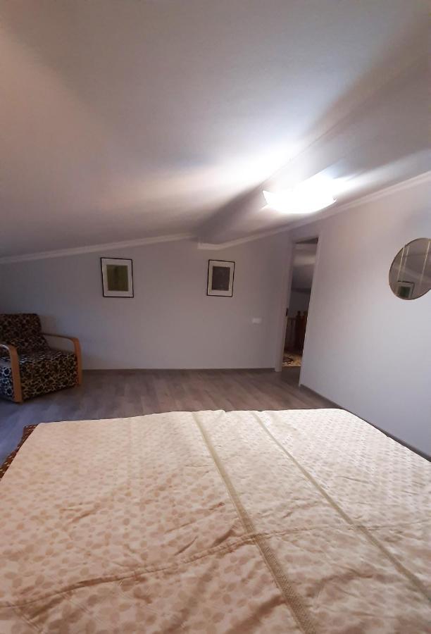 Victoria Guesthouse クタイシ エクステリア 写真