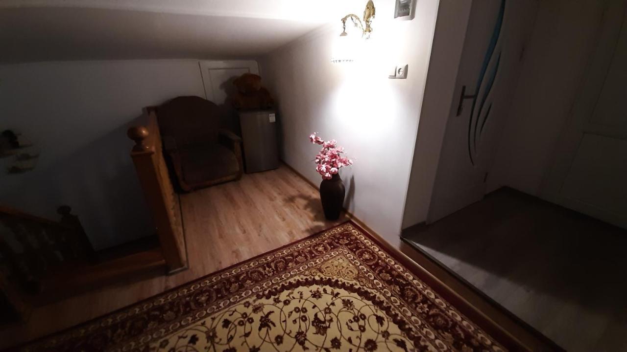 Victoria Guesthouse クタイシ エクステリア 写真