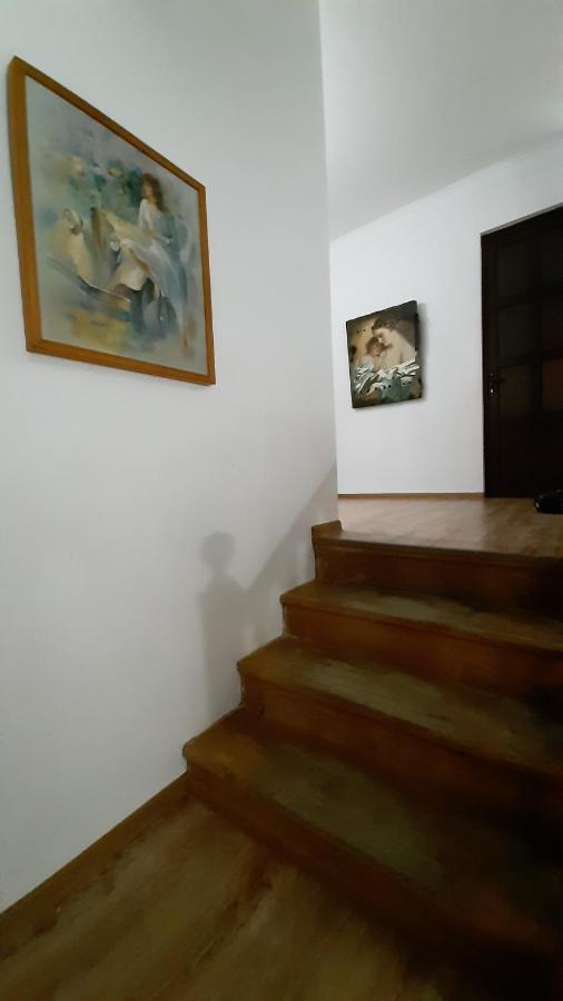 Victoria Guesthouse クタイシ エクステリア 写真