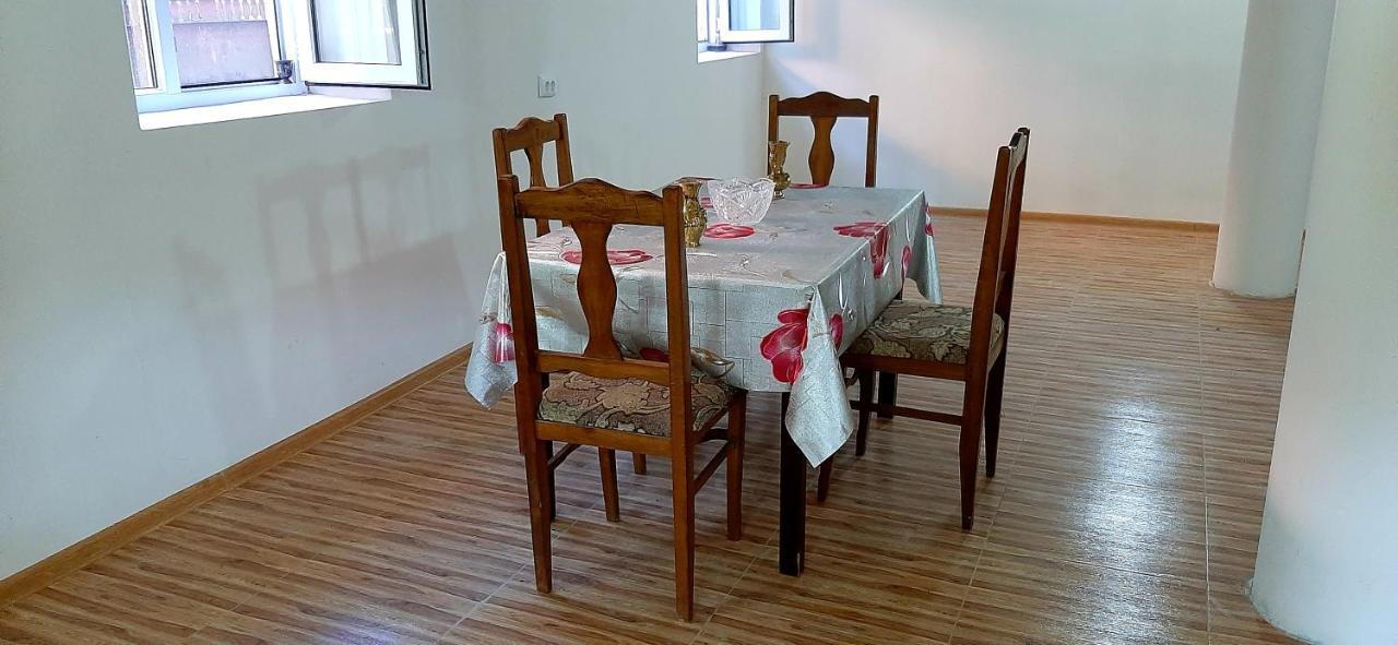 Victoria Guesthouse クタイシ エクステリア 写真