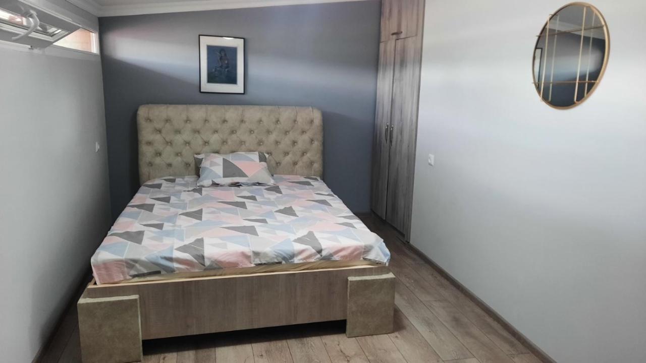 Victoria Guesthouse クタイシ エクステリア 写真